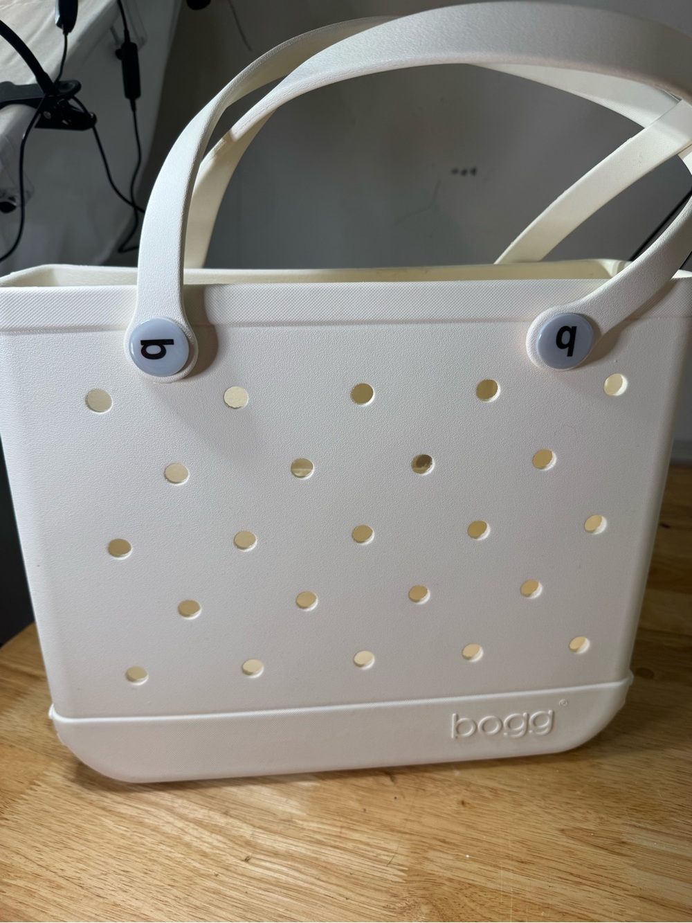 BOGG BAG Baby Off-White Perforated Tote with insert - Picture 2 of 6